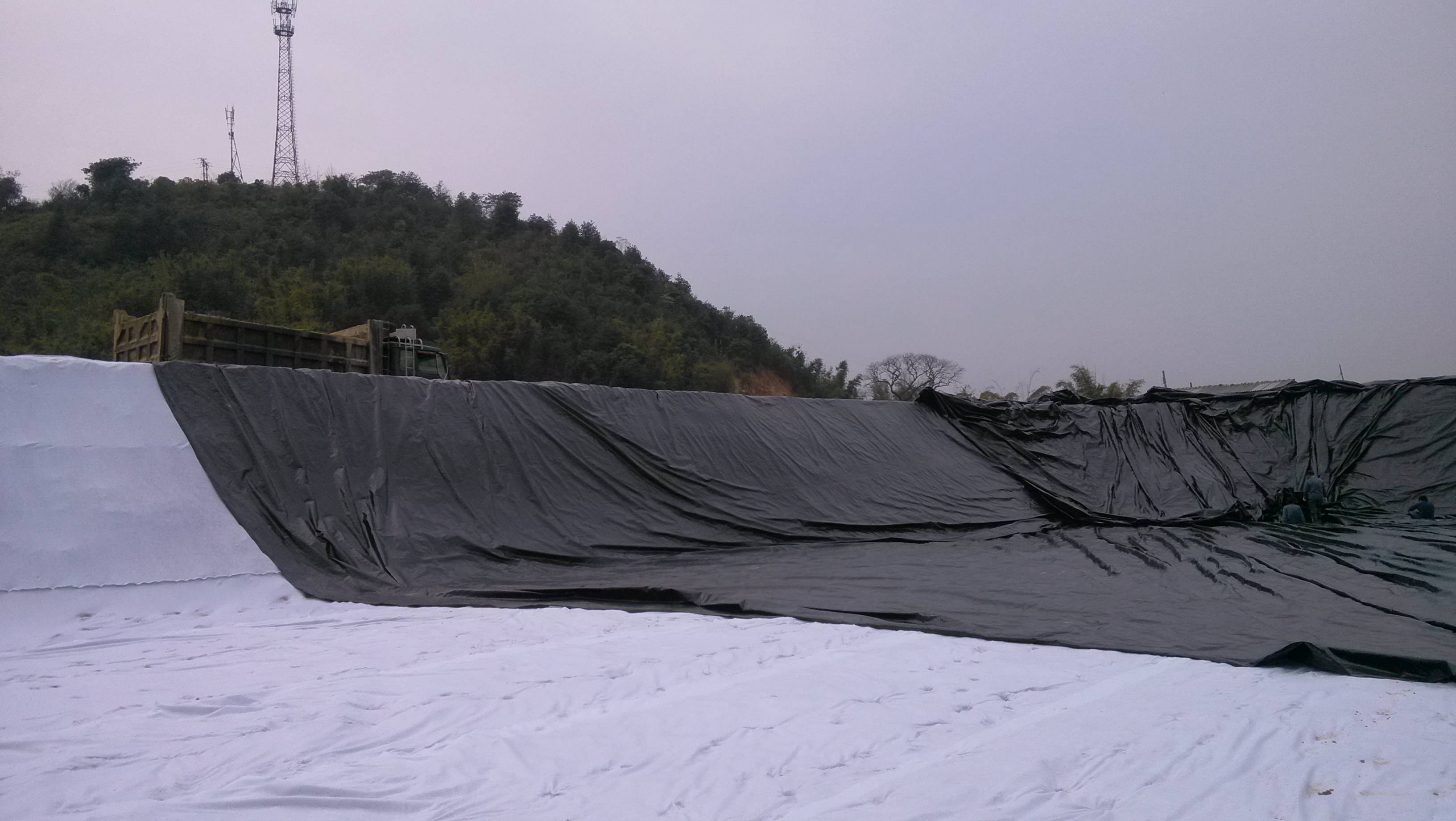 土工膜堆石壩適用條件及所具特點