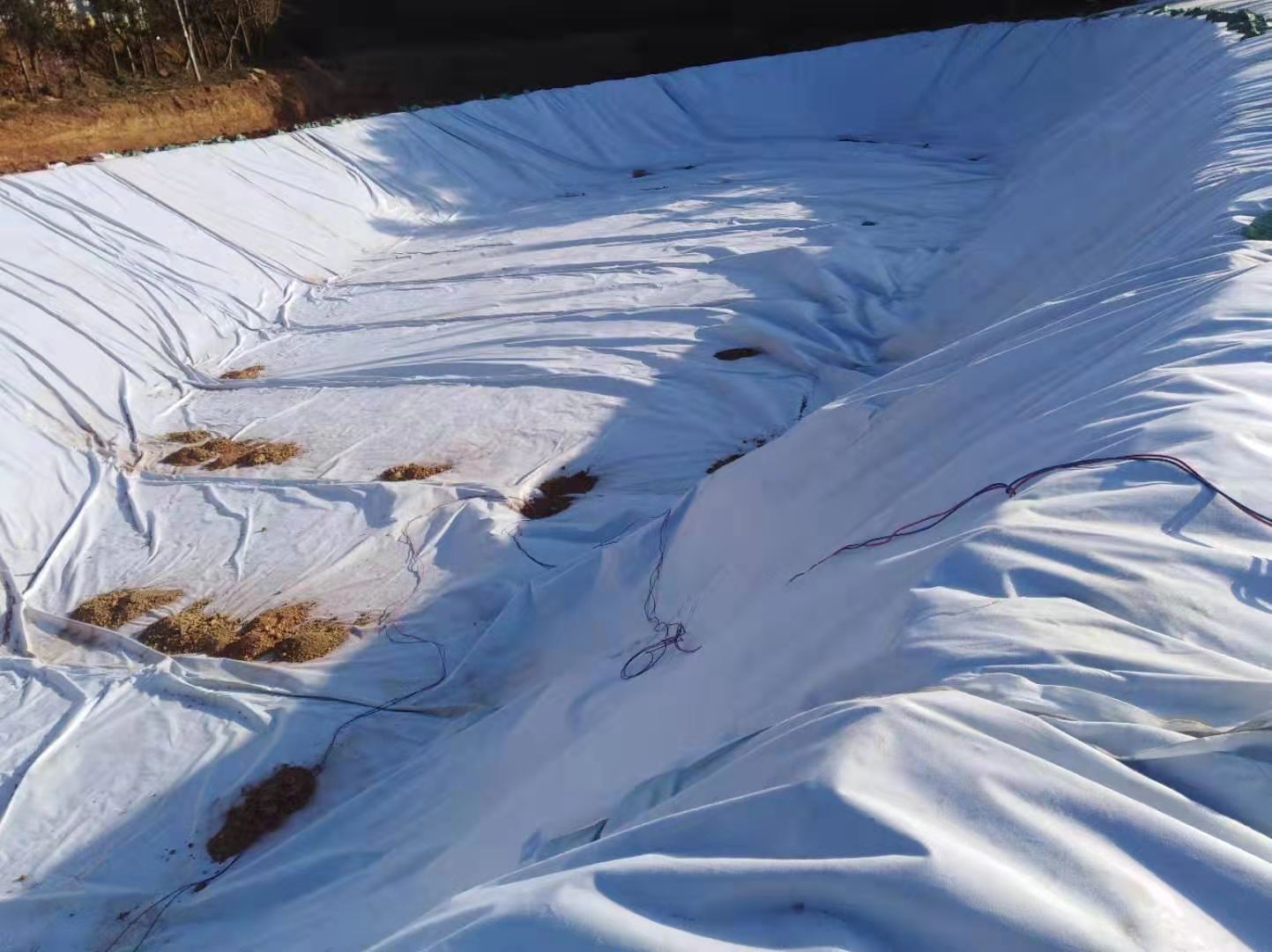 復合土工膜在水庫河堤運用防水層優勢