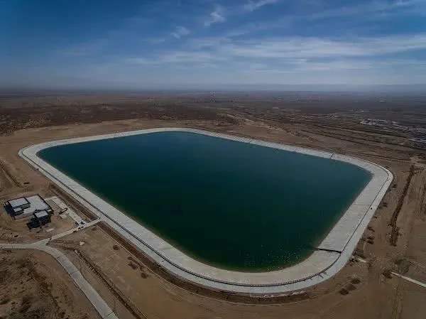 調節池應用土工膜進行基礎防滲效果好