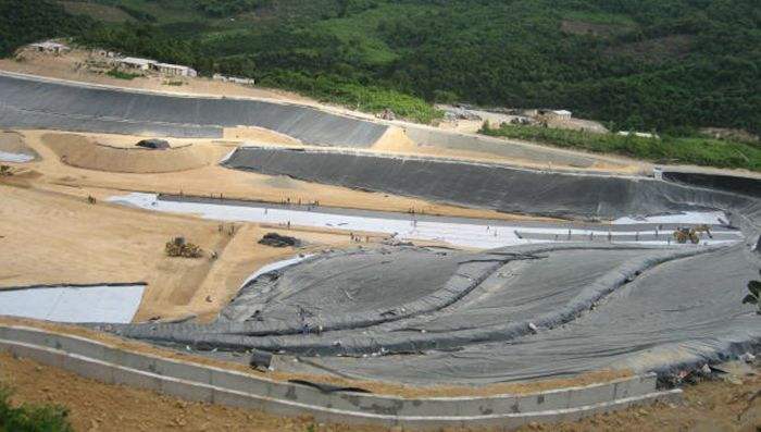 現階段工程中使用的土工多為滌綸短纖針刺土工布