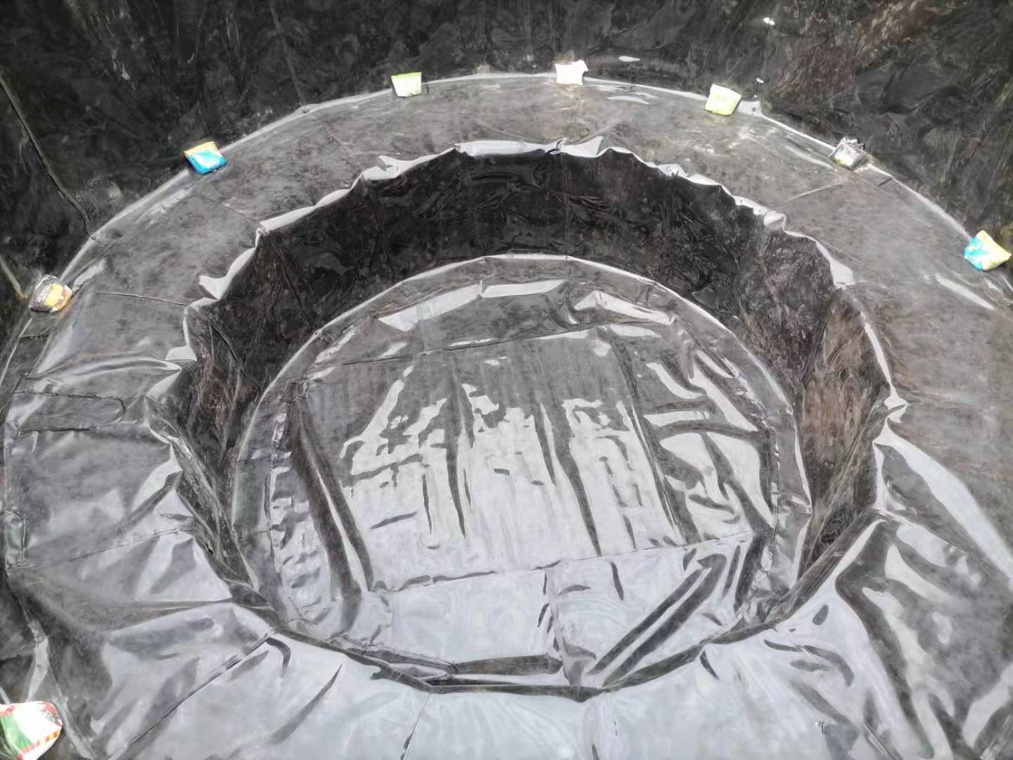 鋼筋混凝土水池無紡土工布及光面土工膜使用規格