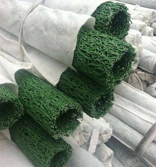 植物纖維毯具有抗凍、抗潮、防沖刷、吸水保濕等優點