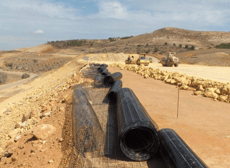 新舊路基結合部如何鋪設土工格柵？